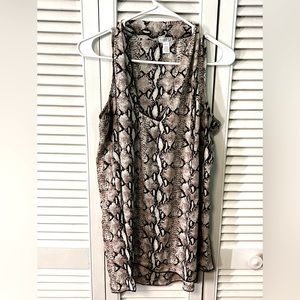 Top by Spense size small snake print flowing